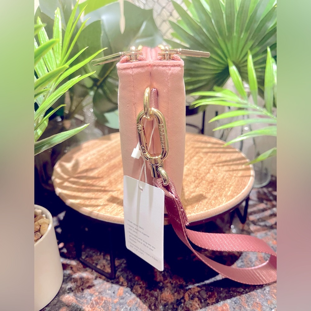 •Lululemon• Curved Velour Wristlet Pink Pastel LIMITED EDITION- GOLD Hardware - Picture 4 of 16